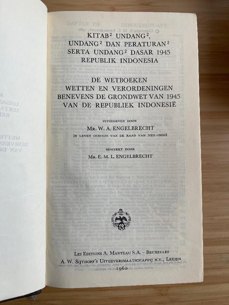 De Wetboeken van de Republiek Indonesië (1960), Ophalen of Verzenden, Gelezen, Azië