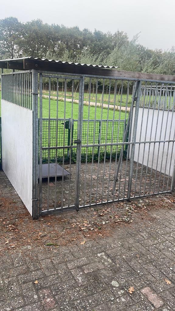 2 complete hondenkennels te koop corton, Dieren en Toebehoren, Hondenhokken, Zo goed als nieuw, 100 cm of meer, 110 cm of meer