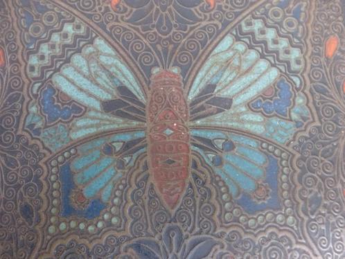 Driessen blik met Art DEco decoratie en grote blauwe vlinder, Verzamelen, Blikken, Gebruikt, Overige, Overige merken, Ophalen of Verzenden