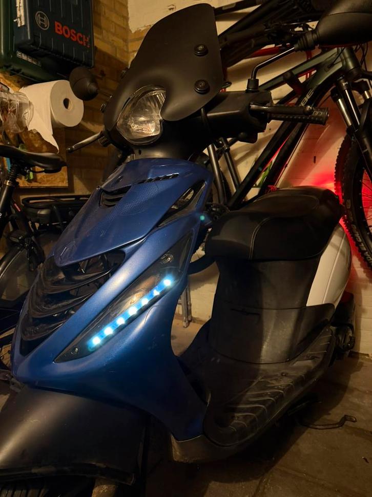 Piaggio zip sp snor 2017 zonder blok met wok, Fietsen en Brommers, Scooters | Piaggio, Gebruikt, Zip, Maximaal 25 km/u, Benzine