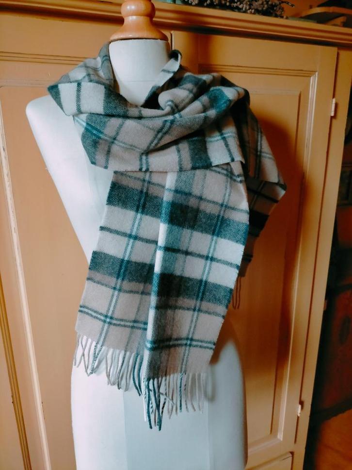 Herfst winter shawl beige ruit. Stijlvol chique, Kleding | Dames, Mutsen, Sjaals en Handschoenen, Zo goed als nieuw, Sjaal, Maat 38/40 (M)