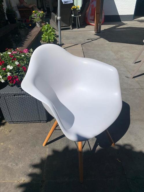 Prachtige moderne eetkamer stoelen 4 stuks, Huis en Inrichting, Stoelen, Zo goed als nieuw, Eén, Kunststof, Wit, Ophalen of Verzenden