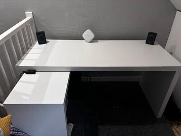 MALM Bureau met uittrekblad - 151x65 cm - afbeelding 1