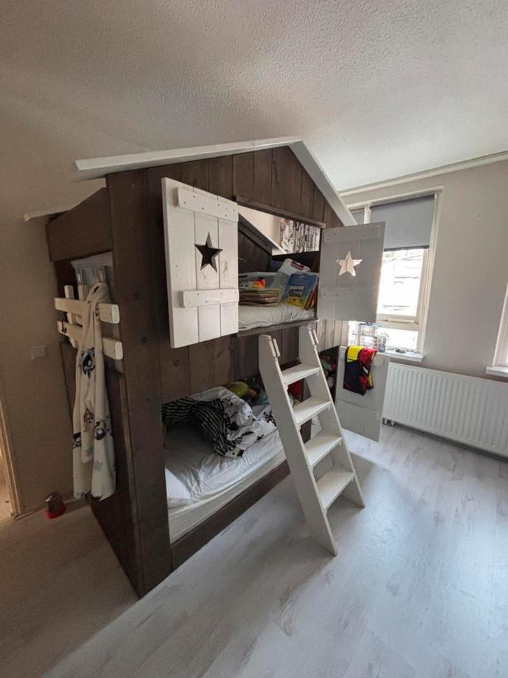 Boomhut bed, Kinderen en Baby's, Kinderkamer | Stapelbedden en Hoogslapers, Zo goed als nieuw, Hoogslaper, Ophalen