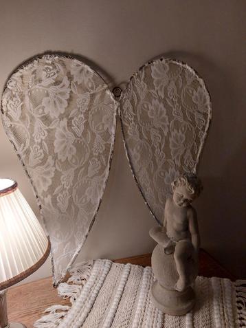 Engelenvleugels Brocante Decoratie beschikbaar voor biedingen