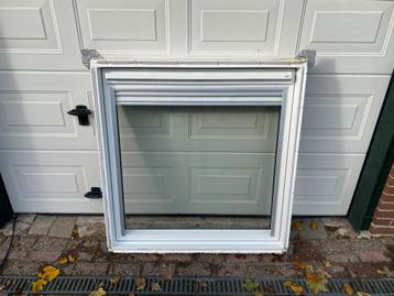 2x VELUX GGU S06 Kunststof Dakraam 114x118 HR++ Nette Staat beschikbaar voor biedingen
