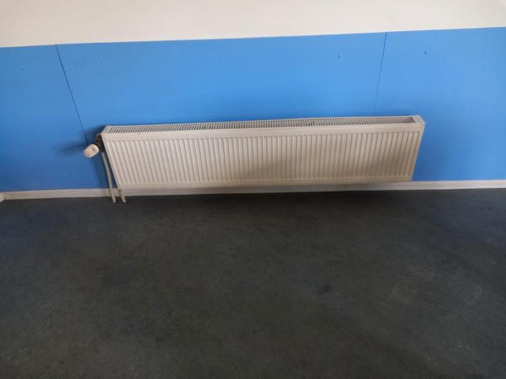 3 nette radiatoren, Doe-het-zelf en Verbouw, Verwarming en Radiatoren, Gebruikt, Radiator, 800 watt of meer, 30 tot 80 cm, Ophalen