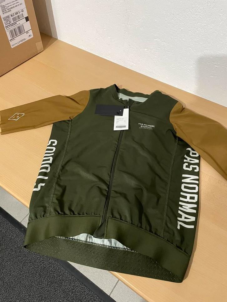 PAS NORMAL Wielershirt / fietsshirt, Fietsen en Brommers, Fietsaccessoires | Fietskleding, Nieuw, Heren, Bovenkleding, L, Ophalen of Verzenden