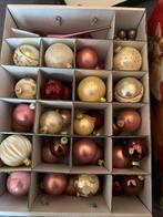 Kerstballen aubergine met crème kleur in box, Ophalen, Gebruikt