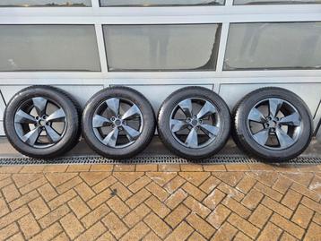 Origineel Skoda Kodiaq Winterset 215/65R17 Vredestein  beschikbaar voor biedingen