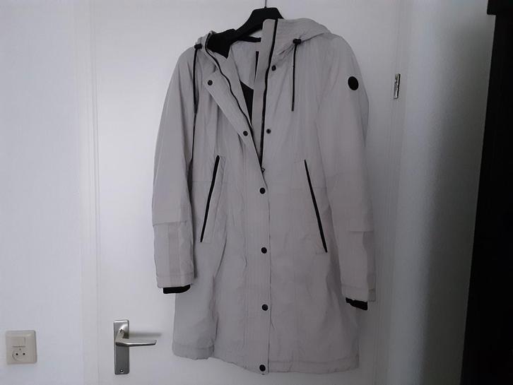 Fijne halflange warme dames winter jas maat 36 merk Reset, Kleding | Dames, Jassen | Winter, Zo goed als nieuw, Maat 36 (S), Beige