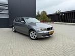 BMW 1-Serie 2.0 118D 5DR 2011 Grijs, Auto's, 1-Serie, Achterwielaandrijving, 1995 cc, 22 km/l