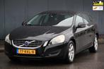 Volvo V60 1.6 T3 Kinetic Navigatie/Parkeersensor/Trekhaak, Voorwielaandrijving, Zwart, 4 cilinders, 150 pk