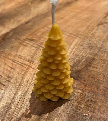 Bijenwas kaars kerstboom schub model 60 gram beschikbaar voor biedingen