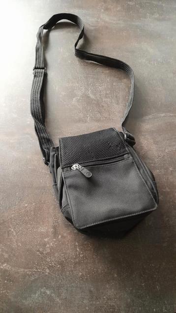 Klein Handig Zwart Dames Schoudertasje! Tip 5 December! beschikbaar voor biedingen