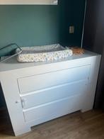 Zware kwaliteit hoogglans commode inclusief aankleedkussen, Ophalen, Zo goed als nieuw