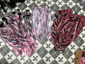 22 stuks sjaals in 3 soorten nieuw beschikbaar voor biedingen