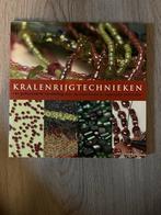 Boek Kralenrijgtechnieken, Hobby en Vrije tijd, Kralen en Sieraden maken, Ophalen, Zo goed als nieuw, Overige typen