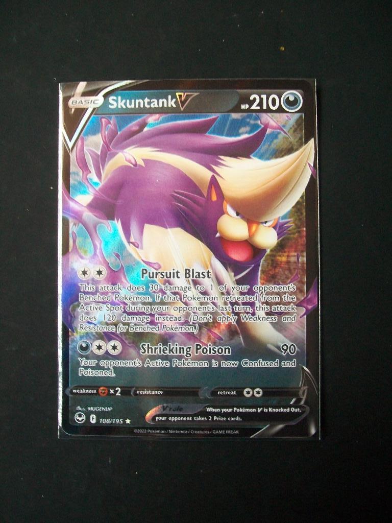 8142: Nieuwe Pokemon Kaart SKUNTANK V hp 210 (108/195), Verzenden, Nieuw, Losse kaart, Foil