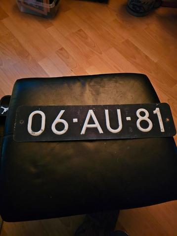 Antiek Kentekenplaat 06-AU-81 beschikbaar voor biedingen