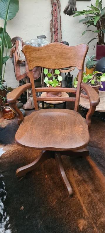 Antieke Eiken Bureaustoel - 1896 , Draaibaar/Kantelbaar beschikbaar voor biedingen