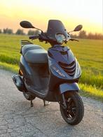 Zip 50cc 4 takt, Fietsen en Brommers, Scooters | Piaggio, Ophalen of Verzenden, Zo goed als nieuw, Zip