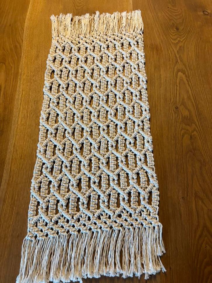 Handgemaakt macramé kleedje, Huis en Inrichting, Woonaccessoires | Plaids en Woondekens, Zo goed als nieuw, Ophalen of Verzenden