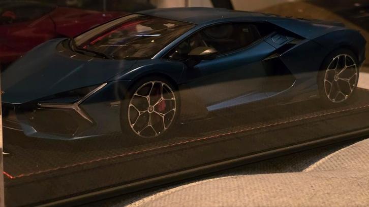 Lamborghini Revuelto MR 1/18 - Nieuwstaat!, Hobby en Vrije tijd, Modelauto's | 1:18, Ophalen