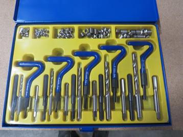 Schroefdraadreparatieset 80 delig metrisch in koffer nieuw  beschikbaar voor biedingen