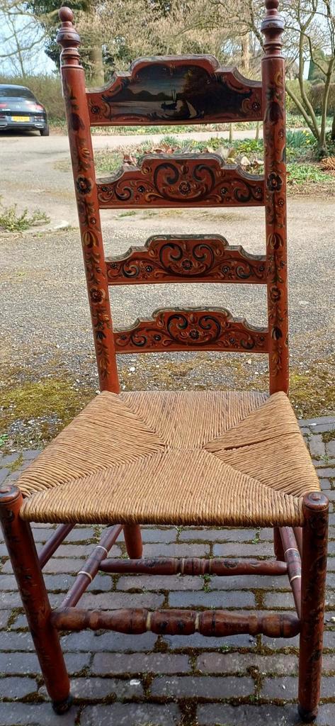 Hindeloopen kinderstoel met de hand beschilderd., Antiek en Kunst, Antiek | Meubels | Stoelen en Banken, Ophalen