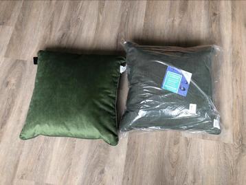 Verschillende sierkussens tuin (€5 per stuk/€25 totaal) beschikbaar voor biedingen