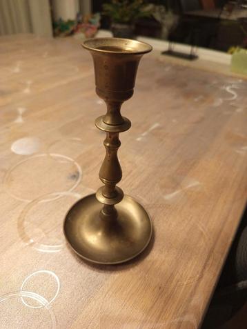 Antieke Koperen Kraag Kandelaar beschikbaar voor biedingen