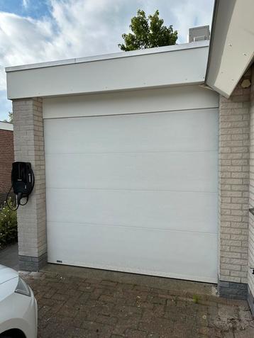 Elektrische garagedeur 245x215cm beschikbaar voor biedingen