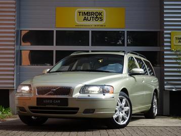 Volvo V70 2.5T 210pk Aut. Summum *Lunar Gold / Xenon / Softl beschikbaar voor biedingen