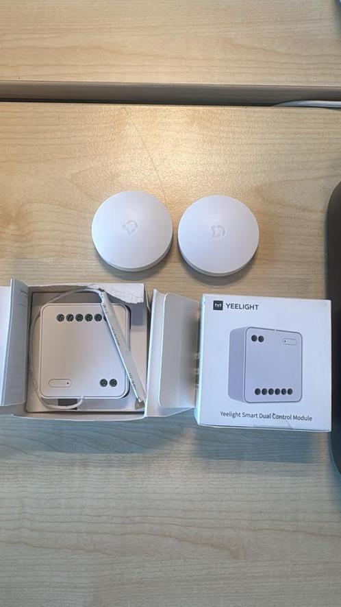 2x Xiaomi Button +  2x Yeelight Smart Dual Control Module, Doe-het-zelf en Verbouw, Elektra en Kabels, Zo goed als nieuw, Schakelaar