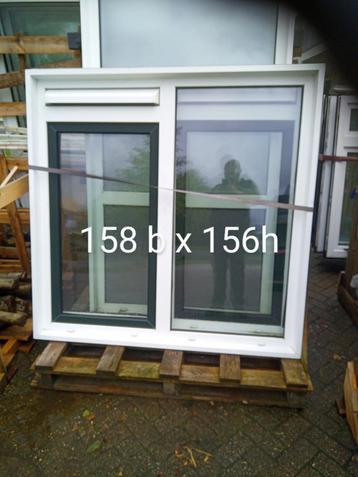 Kunststof kozijn. Draai kiep beschikbaar voor biedingen