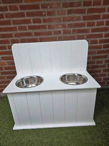 Houten Voer Standaard Landelijk Wit beschikbaar voor biedingen