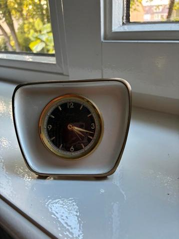 Leuk retro wekkertje jaren 60 (werkt nog) beschikbaar voor biedingen