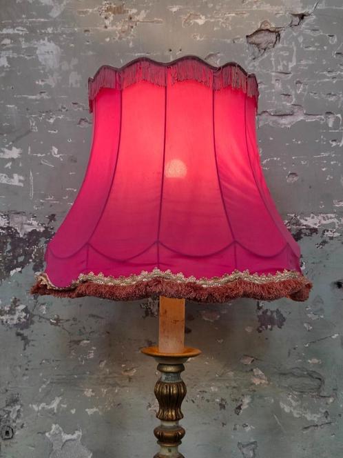 Grote roze lampenkap met franjes, Huis en Inrichting, Lampen | Lampenkappen, Gebruikt, 25 tot 50 cm, Rond, Overige kleuren, Ophalen