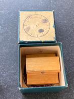 Oud stempel in originele doos van een klok wijzerplaat, Ophalen of Verzenden