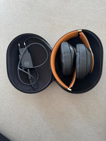 Beats Studio3 Wireless Zwart/Goud + Bluebuilt oplader beschikbaar voor biedingen