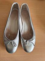 Dames Schoenen - maat 40 - zilver Leer v binnen en buiten, Ophalen, Zo goed als nieuw, Beige