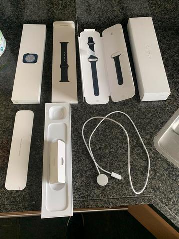 Apple watch 8 toebehoren (dus geen watch) beschikbaar voor biedingen