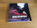 Max Verstappen Wereldkampioen Het waanzinnige Jaar 2020, Ophalen of Verzenden, Zo goed als nieuw, Overige sporten, De Limburger