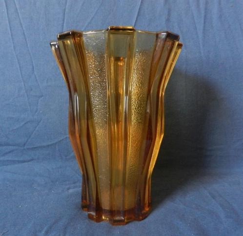 Amber glazen spreidende vaas Val St Lambert type Luxval h 22, Antiek en Kunst, Antiek | Glas en Kristal, Ophalen of Verzenden