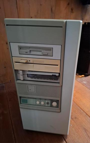 Gezocht gratis oude desktops! beschikbaar voor biedingen