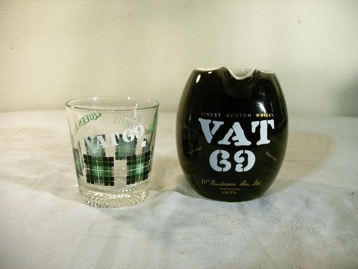 Vintage waterkan Vat 69 whisky met glas, Verzamelen, Merken en Reclamevoorwerpen, Gebruikt, Gebruiksvoorwerp, Ophalen of Verzenden