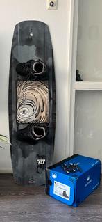 Wakeboard + Bindingen | LIQUID FORCE, Watersport en Boten, Wakeboarden, Ophalen, Zo goed als nieuw