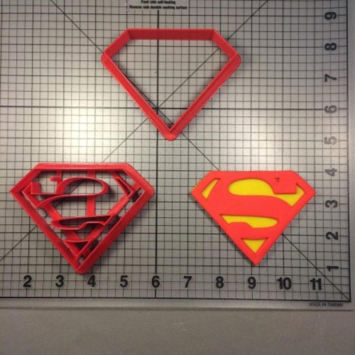 nieuw 3d uitsteker logo Superman, Batman en Spiderman 5 cm, Hobby en Vrije tijd, Taarten en Cupcakes maken, Nieuw, Versiering