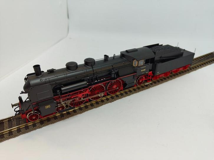 Roco 63361 - Stoomlocomotief met tender BR 18 DRG digitaal, Hobby en Vrije tijd, Modeltreinen | H0, Zo goed als nieuw, Locomotief